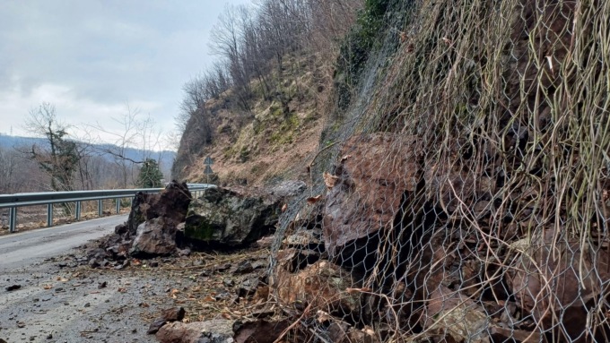 Chiusure stradali a Vistrorio e San Mauro Torinese per frana e lavori di pulizia