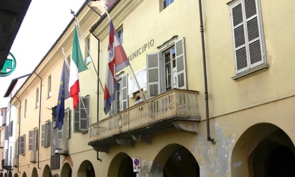 Polemica sugli orari del Comune: Bertot attacca, il sindaco difende il lavoro degli uffici