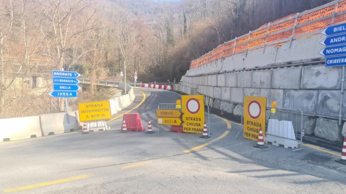 Chiusa la Sp 73 tra Nomaglio e Borgofranco per frana