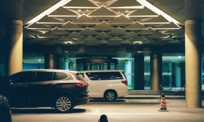 Parcheggi aeroportuali: le opzioni più convenienti e vantaggiose per diverse tipologie di viaggiatori