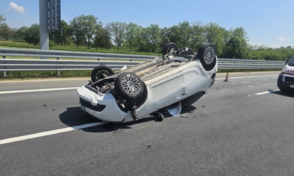 Incidente in autostrada tra Scarmagno e Ivrea: auto ribaltata, un ferito in codice giallo