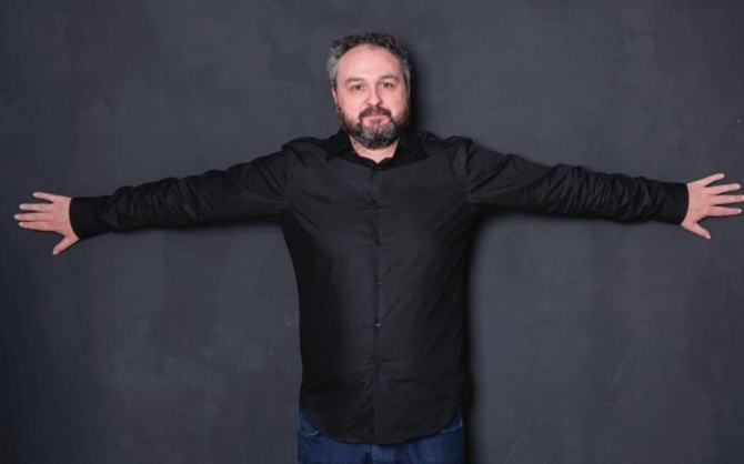 Massimo Pica in scena a Rivarolo per la Croce Rossa