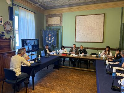 Tassa sui rifiuti, a Cuorgnè contro l’aumento il «no» politico delle opposizioni