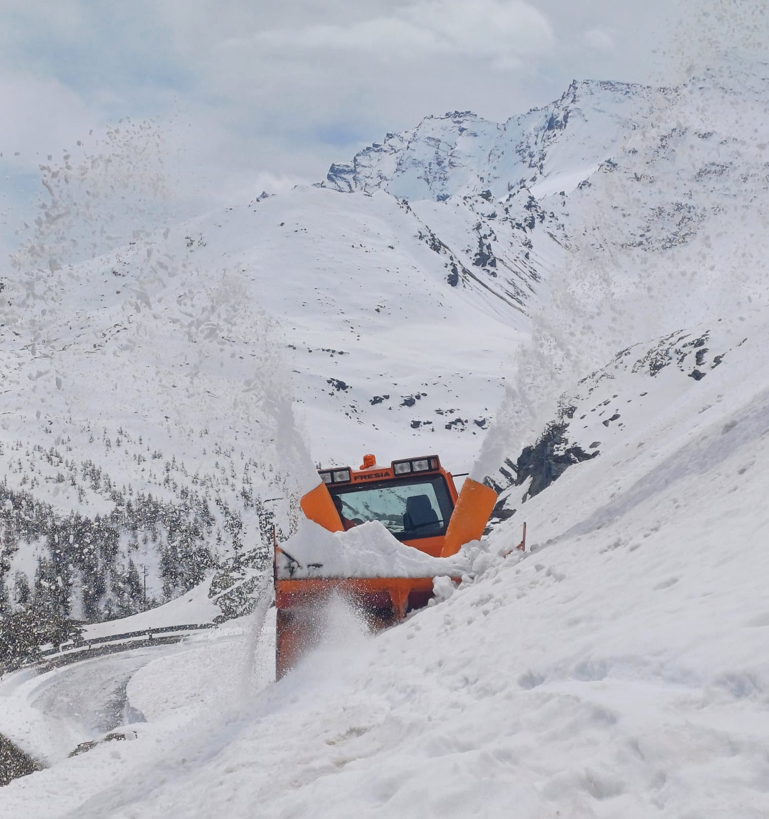 sgombero_neve_SP_50_Colle Nivolet_19_05_2025_2