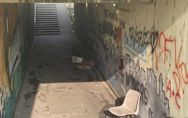 Sottopasso è terra di nessuno, vandalismi e tanta insicurezza