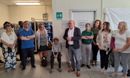 “Colorare l’Accoglienza”: operatori sanitari donano arte e umanità nei luoghi di cura di Chivasso