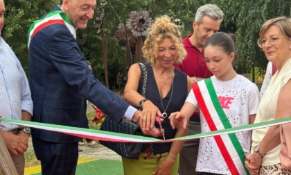 Un parco giochi a misura di bambino, il taglio del nastro