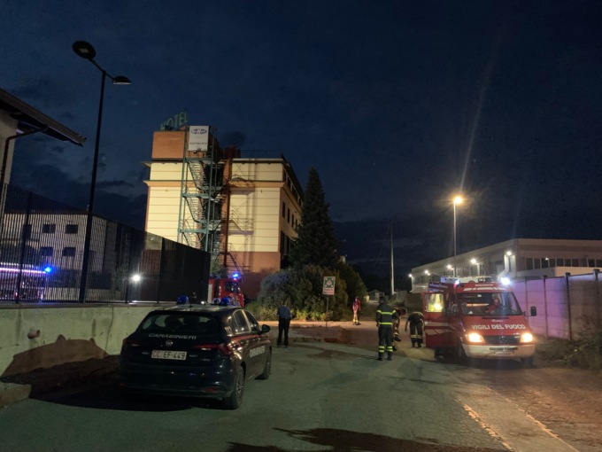 A fuoco l’ex hotel Eurhotel a Volpiano: non si esclude il dolo
