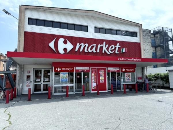 Dopo i furti alla Lidl nel mirino dei «maranza» pure il Carrefour: 3 incursioni in una settimana