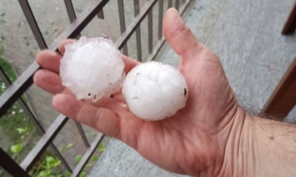 Forte grandinata nell’Eporediese, caduti chicchi grossi come palle da golf