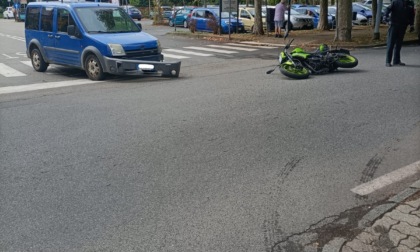 Incidente a Castellamonte, furgone contro moto: due ragazzi finiscono al Pronto Soccorso