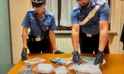 Coppia di Strambino nei guai: arrestato il marito per spaccio al Lago Sirio, denunciata la moglie