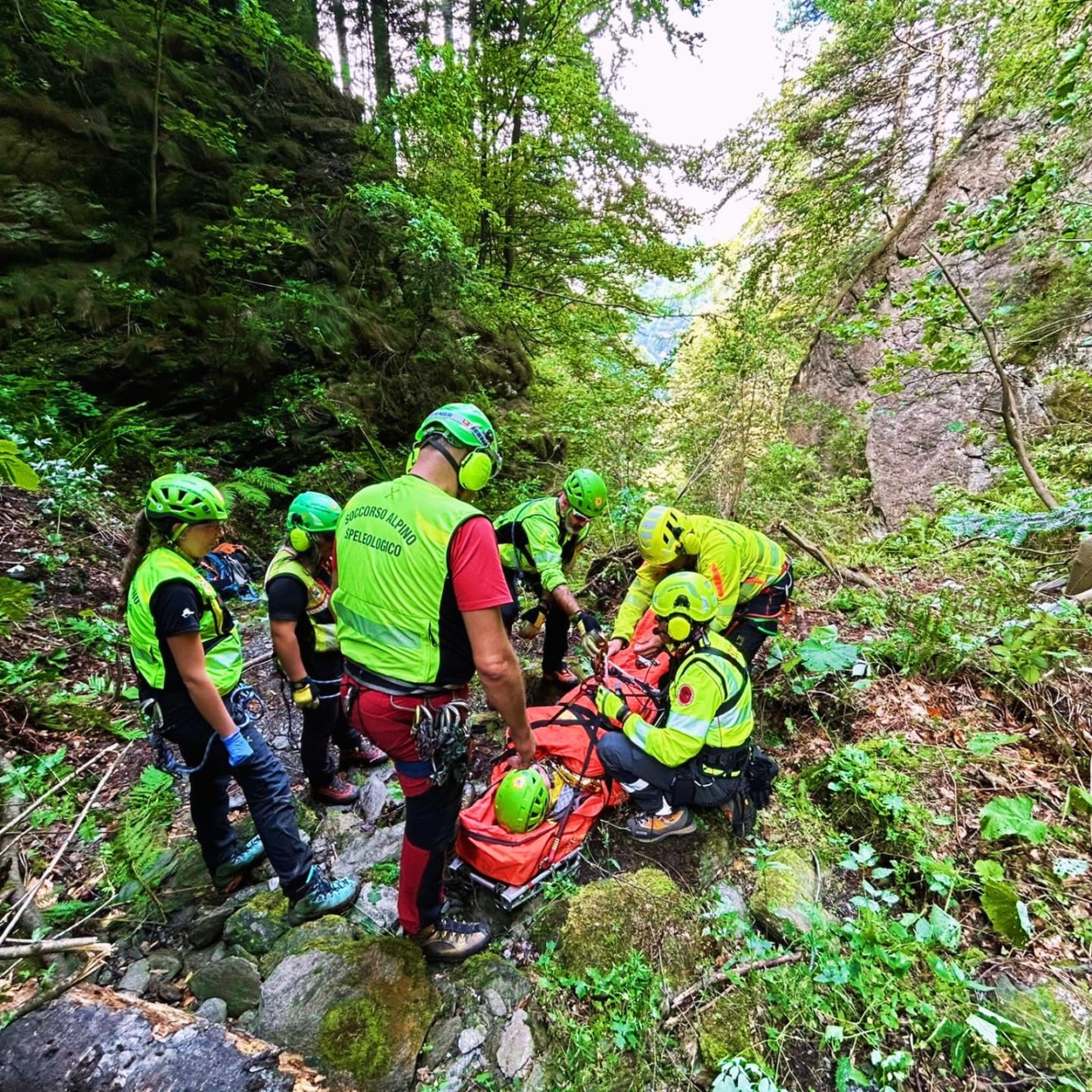 Incidenti in cerca di funghi: nuovo intervento del Soccorso Alpino in Valchiusella
