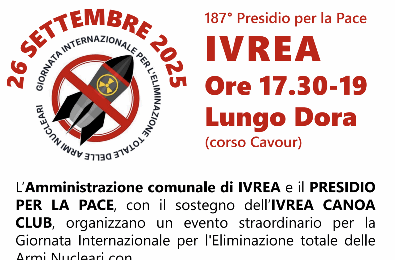 Ivrea celebra la Giornata ONU per l’eliminazione delle armi nucleari: canoe e monumenti illuminati di rosso