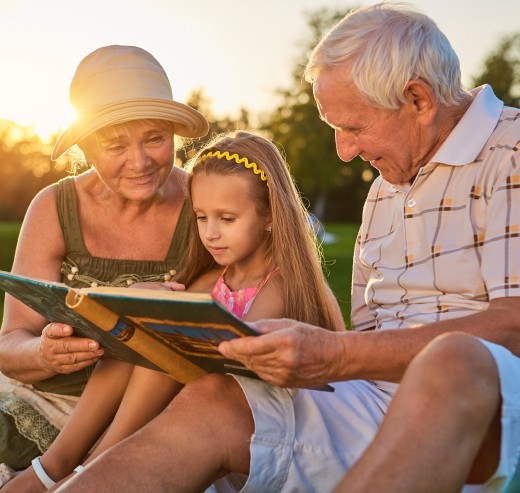 Festa dei Nonni 2025: manda il tuo augurio e la tua foto, sarà pubblicata sul giornale