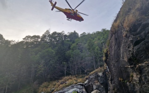 Noasca, escursionista canadese ferito alla cascata: secondo intervento in due giorni dopo la tragedia del turista tedesco