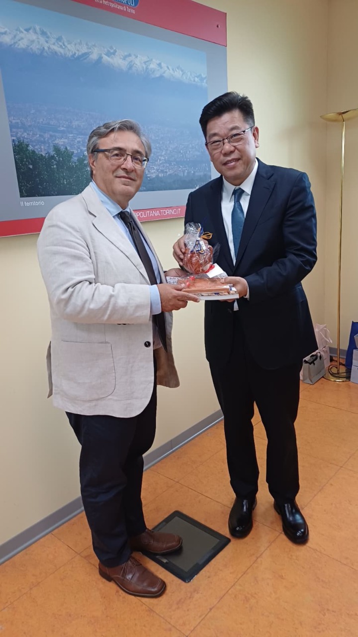 Castellamonte e Wenzhou rafforzano i legami: delegazione cinese in visita tra cultura, economia e innovazione