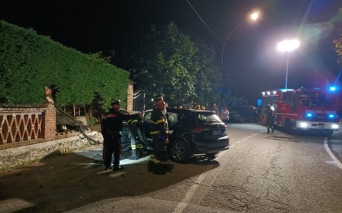 Grave incidente ad Agliè: auto si schianta contro un muro