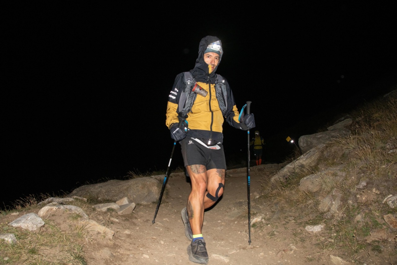 Johnny taglia il traguardo e realizza il suo sogno: «Dedico la vittoria a mio fratello che sta lottando contro la malattia»