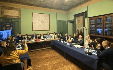 Confronto in Consiglio Comunale sul Dup a Cuorgnè: focus su giovani, fondi e futuro della città