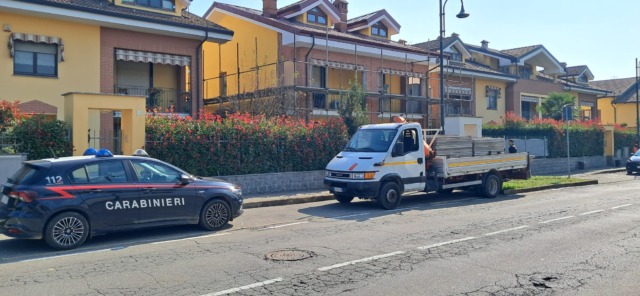 Grave incidente sul lavoro a Leini: muratore 27enne cade in un cantiere e finisce in ospedale