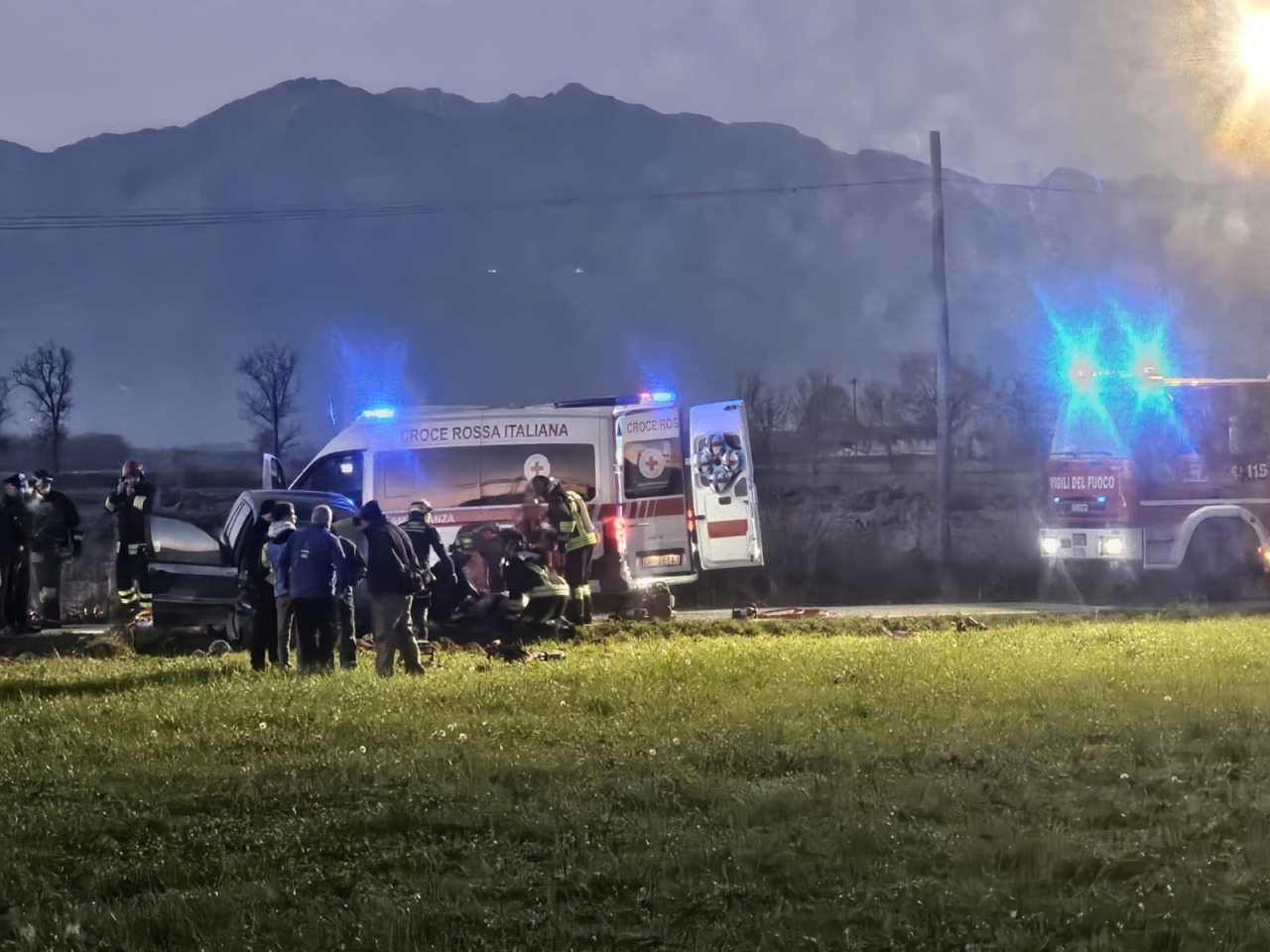 Schianto mortale in via Rivarossa, perdono la vita due persone, un’altra è grave