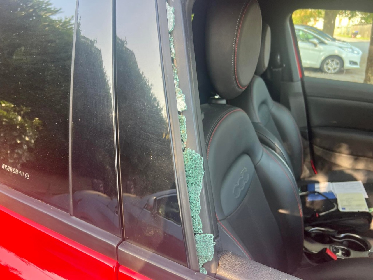 Ladri scatenati, rubate tre automobili: due sono state ritrovare «smontate»