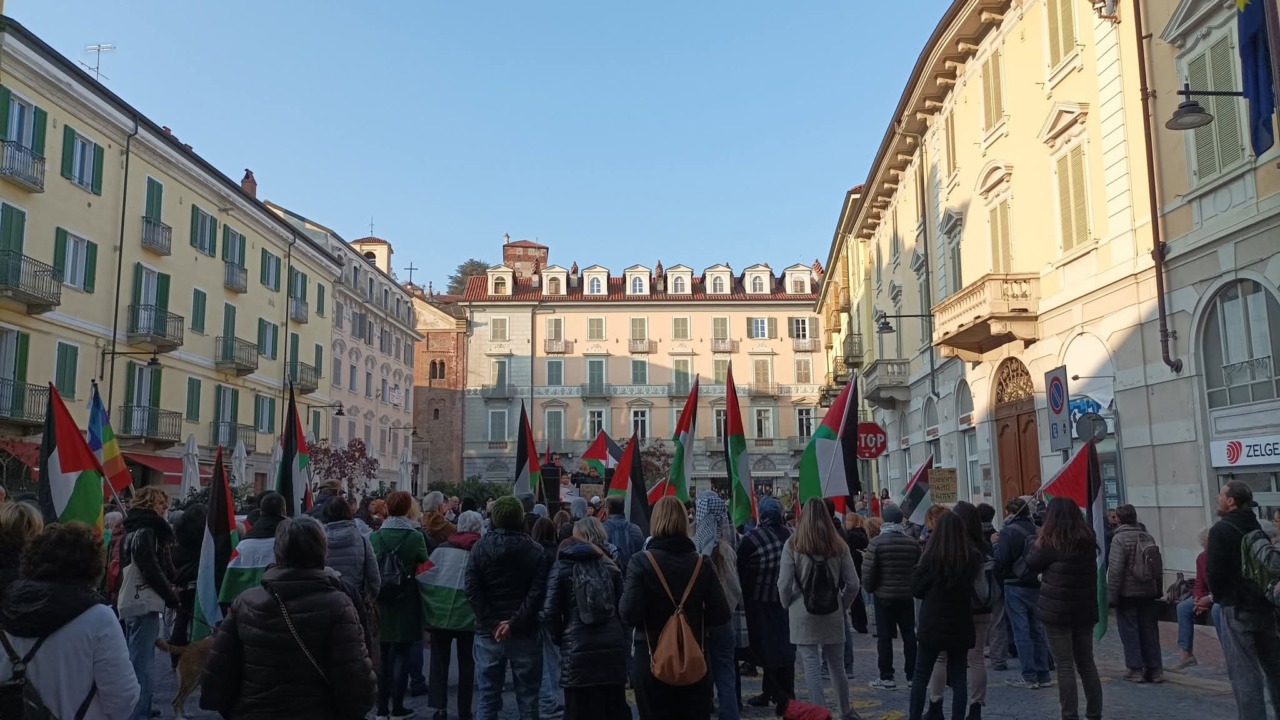 Corteo Pro Pal a Ivrea: “Blocchiamo tutto per cambiare tutto”