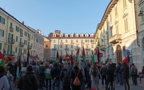 Corteo Pro Pal a Ivrea: “Blocchiamo tutto per cambiare tutto”
