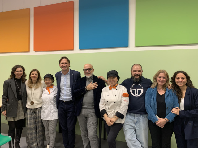 Inaugurati i nuovi locali mensa della scuola «Guglielmo da Volpiano» di via Trieste