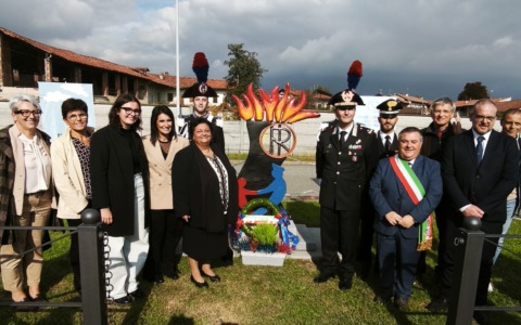 Valperga ha inaugurato un nuovo monumento dedicato ai Carabinieri