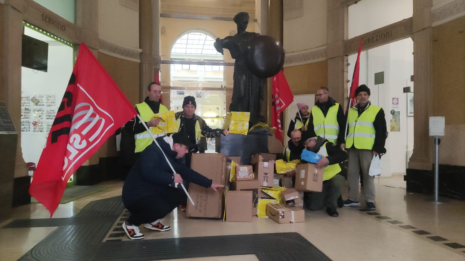 Anto Ravinale Postalcoop, lavoratori senza stipendio da settembre: proteste a Torino ...