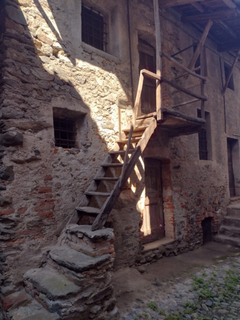 «Luci nel Ricetto»: il borgo di Palazzo si illumina di storia e tradizione