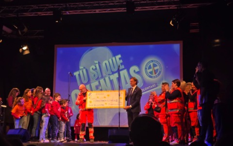 Che successo per il primo talent dei volontari «Tu sì que cuentas!»