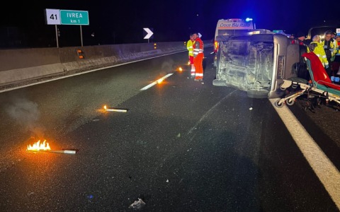 Incidente autonomo sull’autostrada A5 a Ivrea in direzione Torino: un ferito