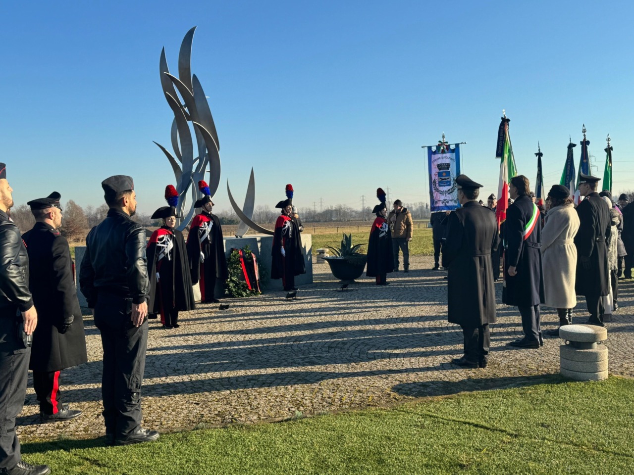 Volpiano ricorda l’incidente aereo del 1998: commemorati i quattro carabinieri caduti