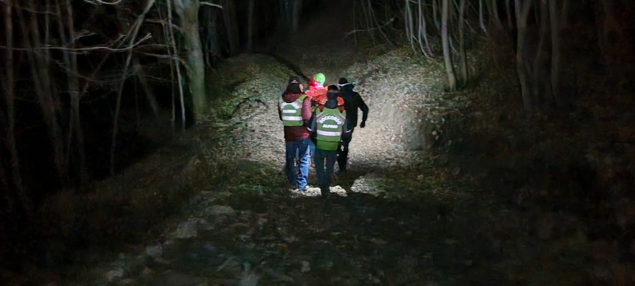 Noasca, escursionista scivola sul sentiero del Gran Piano: soccorsa e portata in ospedale