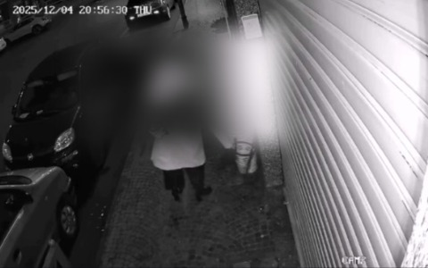 Appello sui social per riavere il portaombrelli portato via