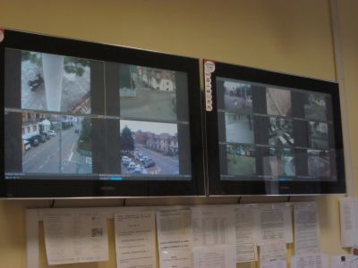 Videocamere e illuminazione: tutto serve a sentirsi più sicuri