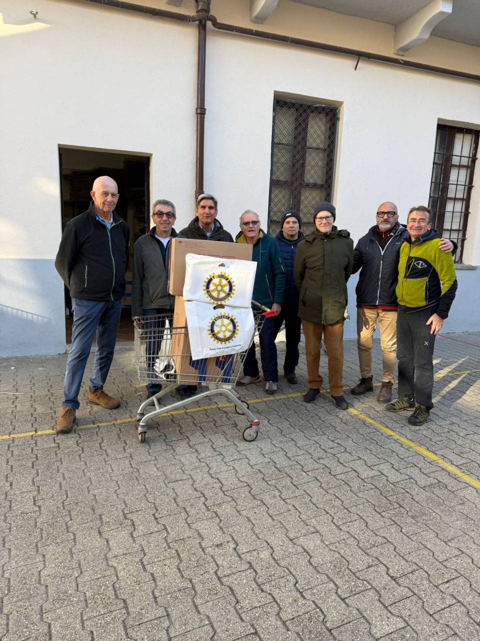 Rotary Club Cuorgnè e Canavese, 300 pacchi alimentari per le famiglie in difficoltà