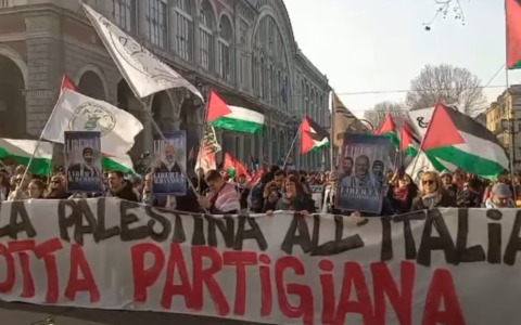 Manifestazione contro lo sgombero di Askatasuna: presente anche Sinistra Italiana Alto Canavese