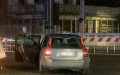 Volpiano, tampona e poi scappa senza compilare il cid