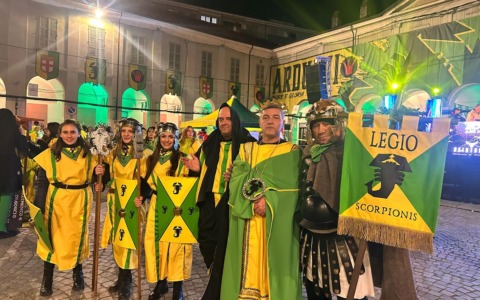 Arduini in sfilata allo Storico Carnevale di Ivrea con la Legio Scorpionis