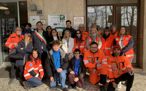 Dal dolore alla prevenzione: inaugurata la prima postazione DAE a Volpiano