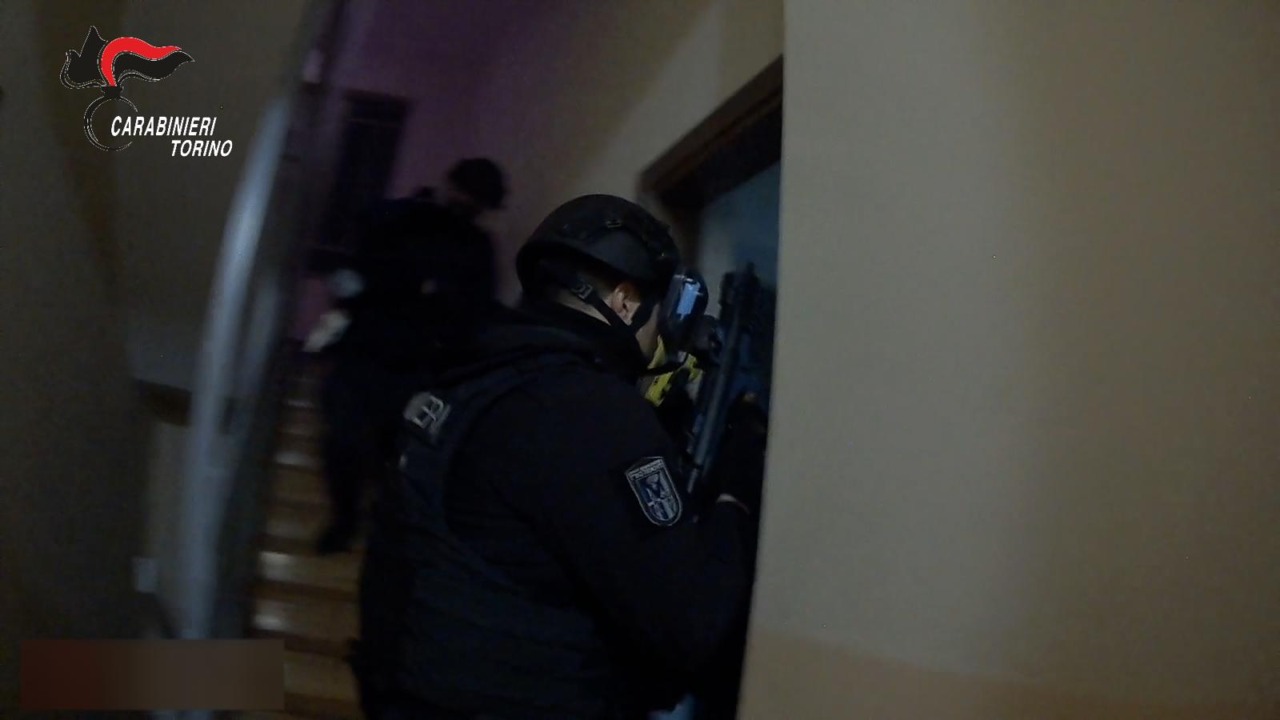 Operazione antidroga nel Canavese: sei arresti, 19 denunce e sequestri per oltre 125 mila euro