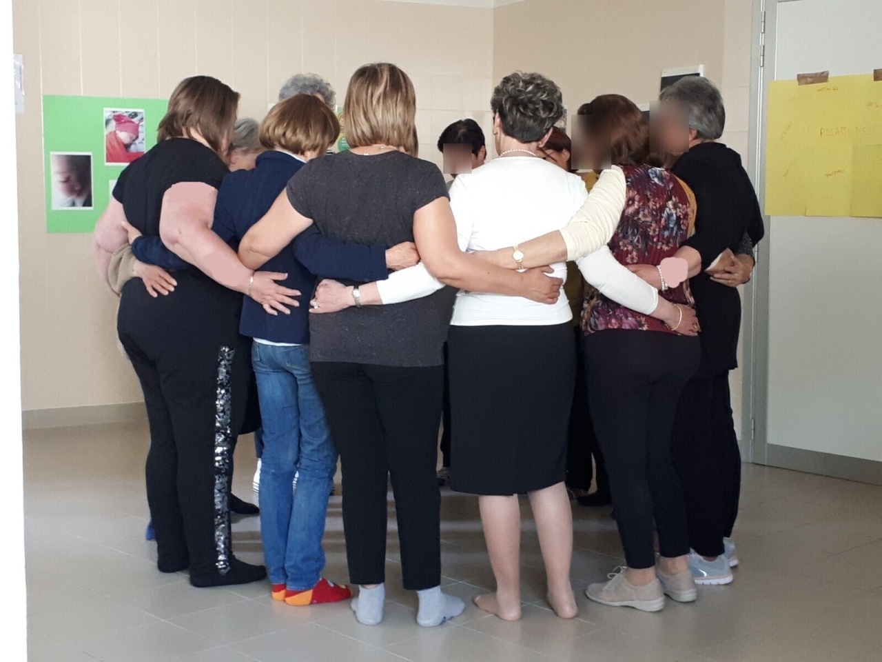 Asl TO4, oncologia sempre più umana: musica, danza, estetica e pet therapy al centro delle cure