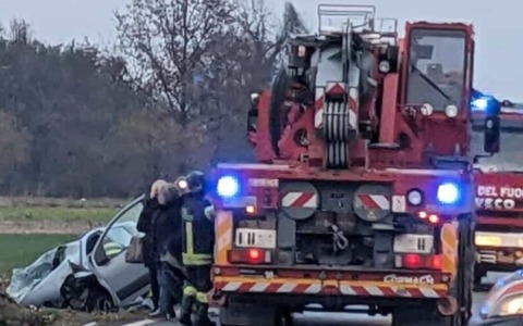 Incidente stradale a Caselle: auto fuori strada sulla SP 267, muore un uomo di 55 anni