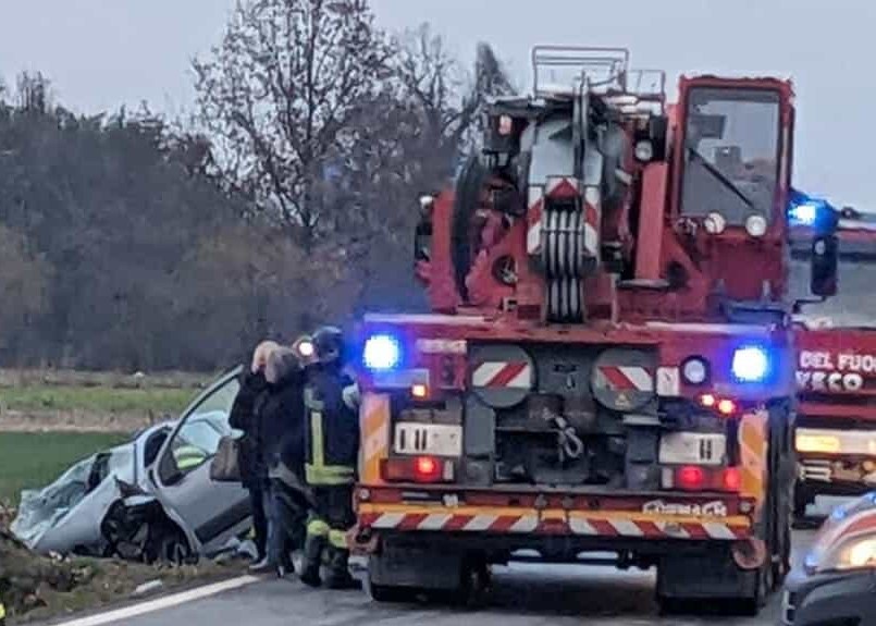 Incidente stradale a Caselle: auto fuori strada sulla SP 267, muore un uomo di 55 anni