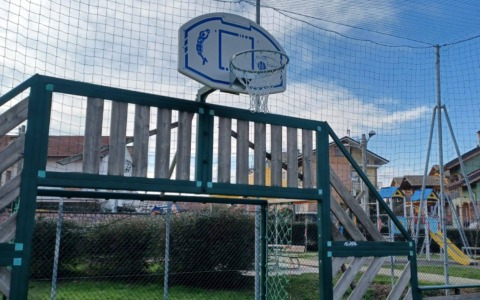 Contro il vandalismo al parco giochi firmata una convenzione con il vicinato