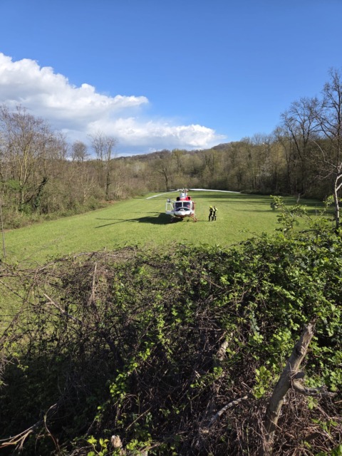 Paura al Ponte Preti, giovane cade nel torrente Chiusella: salvata dai soccorsi